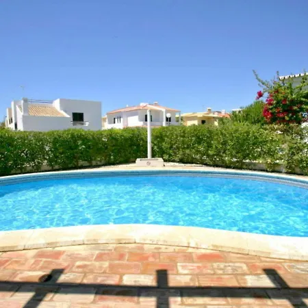Modern In With Swimming Pool Casa de Férias