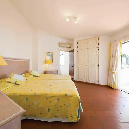 Modern In With Swimming Pool Vakantiehuis Quarteira