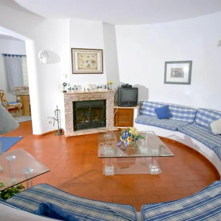 Vakantiehuis Modern In With Swimming Pool Quarteira