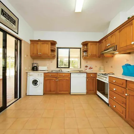Vakantiehuis Modern In With Swimming Pool *
